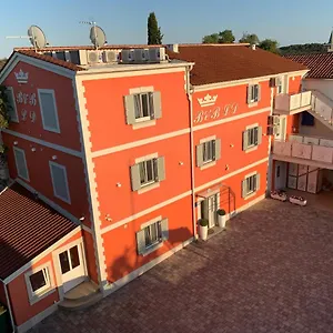 Bed & Breakfast B&b-ld, Pula